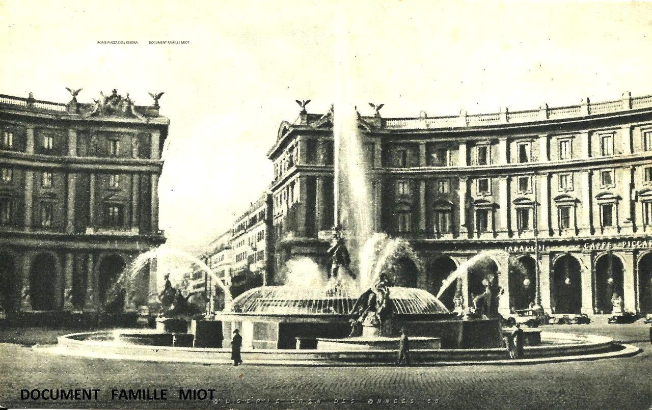 059 ROME Piazza dell Esedra.jpg